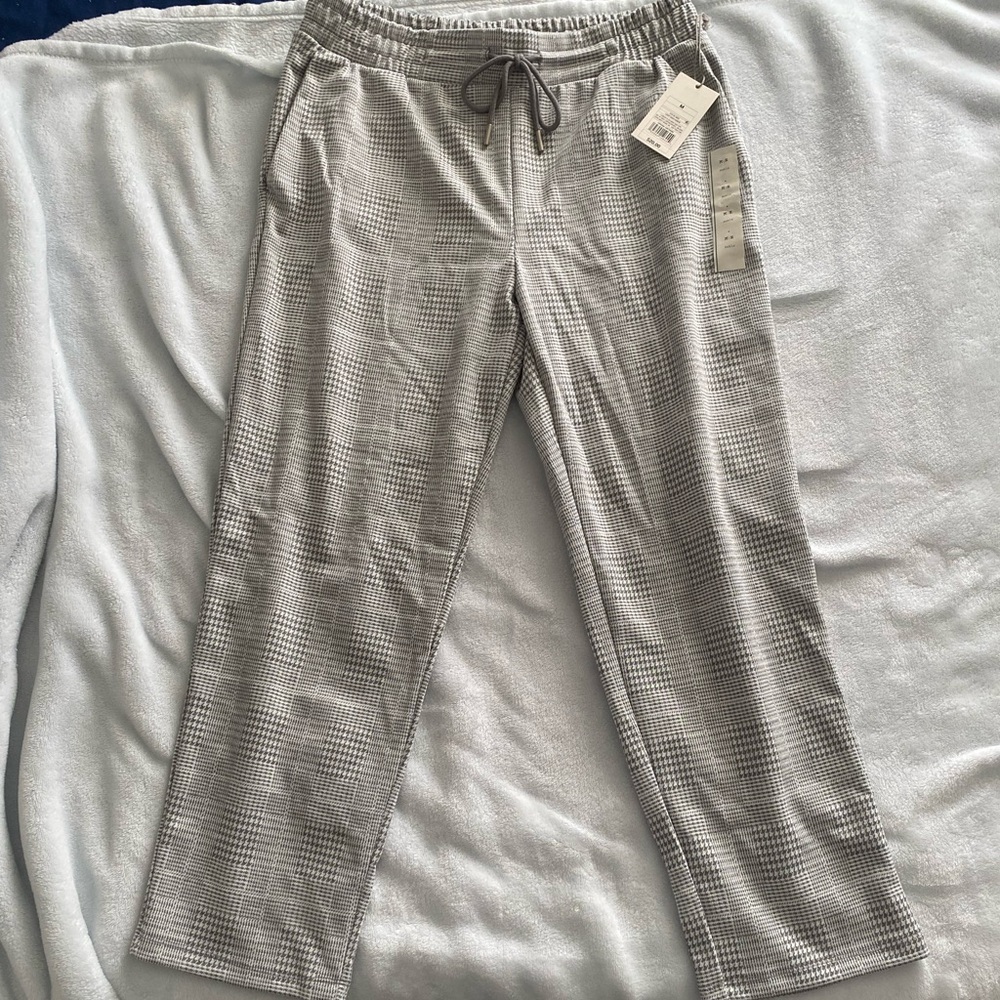 A new day ankle pants. Size M. Grey pattern